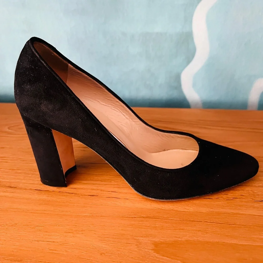 Manolo Blahnik Black Suede Block Heel Pumps EU 36.5 / US 6.5 - Picture 12 of 13